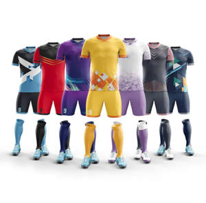 Vente en gros de vêtements de sport respirants pour hommes et femmes Taille et conception personnalisées Uniforme de football de haute qualité pour l'entraînement Kits complets de football - Product Image 4