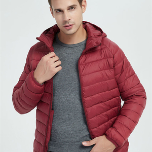 Chaquetas acolchadas rellenas de burbujas de invierno con capucha negras de nailon con logotipo personalizado para exteriores de peso pesado para hombre estilo OEM - Product Image 5