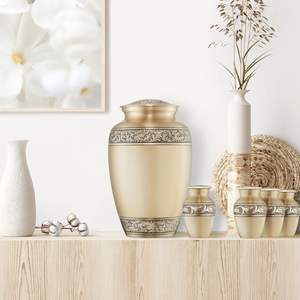 Lot de 5 urnes funéraires florales pour cendres humaines-1 adulte + 4 jetons de souvenir taille or - Product Image 4