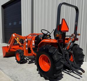Pour Kubota B7800 4x4 tracteur de marche nouveauté avec moteur Diesel 30 HP 540 PTO attache rapide chargeur broche seau noyau d'engrenage - Product Image 2