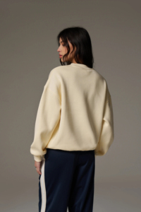 Sweat-shirt ample en polyester de qualité supérieure, style uni, nouvelle collection 2026, vente en gros, épaules tombantes, col rond, pour femmes - Product Image 5