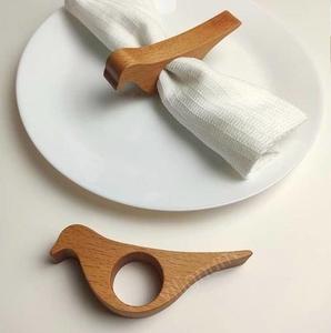 Anillo de Servilleta Cúbico de Madera Maciza Moderna, Diseño Geométrico Minimalista, Accesorio de Mesa Premium Hecho a Mano para Comedor, Bodas, Hotel, Restaurante - Product Image 6