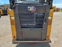 Chargeuse compacte sur pneus CAT 242D3 d'occasion 2023, hydraulique, performance diesel |   Matériel de construction au meilleur prix