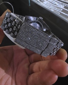 นาฬิกาข้อมือมอยส์ซาไนต์ ดีไซน์หรูหรา สไตล์ฮิปฮอป ระบบกลไก Miyota ตัวเรือนสแตนเลสสตีล หน้าปัดอะนาล็อก-ดิจิตอล ขนาด 40 มม. พร้อมฟังก์ชั่นวันที่อัตโนมัติ ระดับความใส VVS - Product Image 4