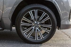 Vente de Lexus LX 600 2022, SUV à transmission intégrale, moteur V6 biturbo, conduite à gauche, excellent état, non modifié, intérieur clair, automatique neuf - Product Image 4