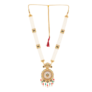Ensemble collier élégant plaqué or avec un design complexe idéal pour les bijoux de mariée et les célébrations festives - Product Image 1