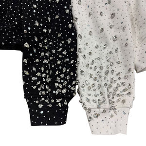 Diseño personalizado Ropa de calle de invierno Sudaderas con capucha Diseño de diamantes de imitación Poliéster/Algodón Fleece Impresión digital Ajuste regular - Product Image 3