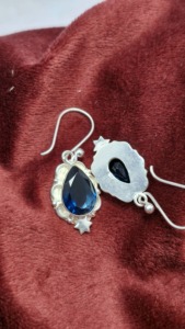 Pendientes Hechos a Mano de Plata de Ley 925 con Topacio Azul de Londres, Joyería Vintage - Product Image 3