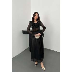 Conjunto de blusa negra con volantes y falda con cintura elástica - Negro - Product Image 1