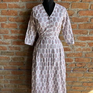 เดรสยาวพิมพ์ลายดอกไม้ผ้าฝ้ายอินเดีย, ชุดกระโปรงยาวแบบลำลองพิมพ์ลายดอกไม้ - Product Image 1