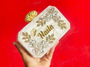 El bolso de mano de resina elegante más vendido para eventos nocturnos disponible a precio mayorista del proveedor indio - Product Image 5