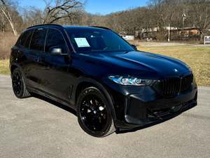 BMW X5 XDrive40i AWD 2024 Negro Ejecutivo Usado con Techo Solar, Arranque Remoto, Asientos de Cuero, Paquetes Premium y Deportivos, Volante a la Izquierda - Product Image 2