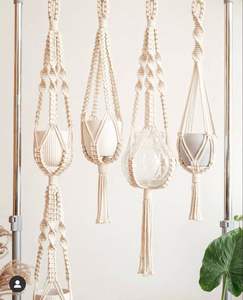 Jardinière en corde macramé faite à la main pour la décoration de la maison, avec une technique de nouage traditionnelle et un style bohème moderne - Product Image 2