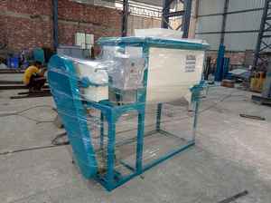 Mélangeur de poudre à productivité élevée nouveau mélangeur de ruban à triple rouleau monophasé mélangeurs à grande vitesse à triple alimentation à grande vitesse - Product Image 2