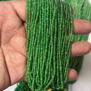 Cuentas Redondas Lisas de Tsavorita Natural de 2 mm a 4 mm, Granate Verde, Alta Calidad, Más de 50 Años de Experiencia en la Fabricación de Joyas - Product Image 1