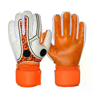 Gants de gardien de but de football personnalisés les plus vendus, dernier design pour les jeunes et les joueurs adultes pour le sport - Product Image 4