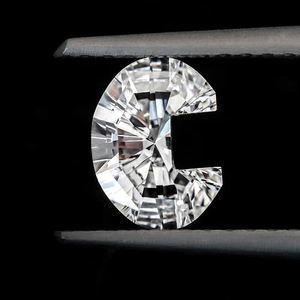 Lab Grown Diamond Alfabeto Letra C para colgantes-0,30 a 0,49 quilates - Product Image 1