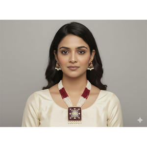 Pendentif classique pour femme en or plaqué 22 carats, serti de diamants Kundan Meena Polki, par Milano Gems & Jewellery - Product Image 1