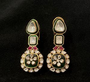 Boucles d'oreilles tendance en moissanite plaquées or de qualité supérieure, collection pour femmes et jeunes filles, idéales pour les mariages et les soirées - Product Image 4