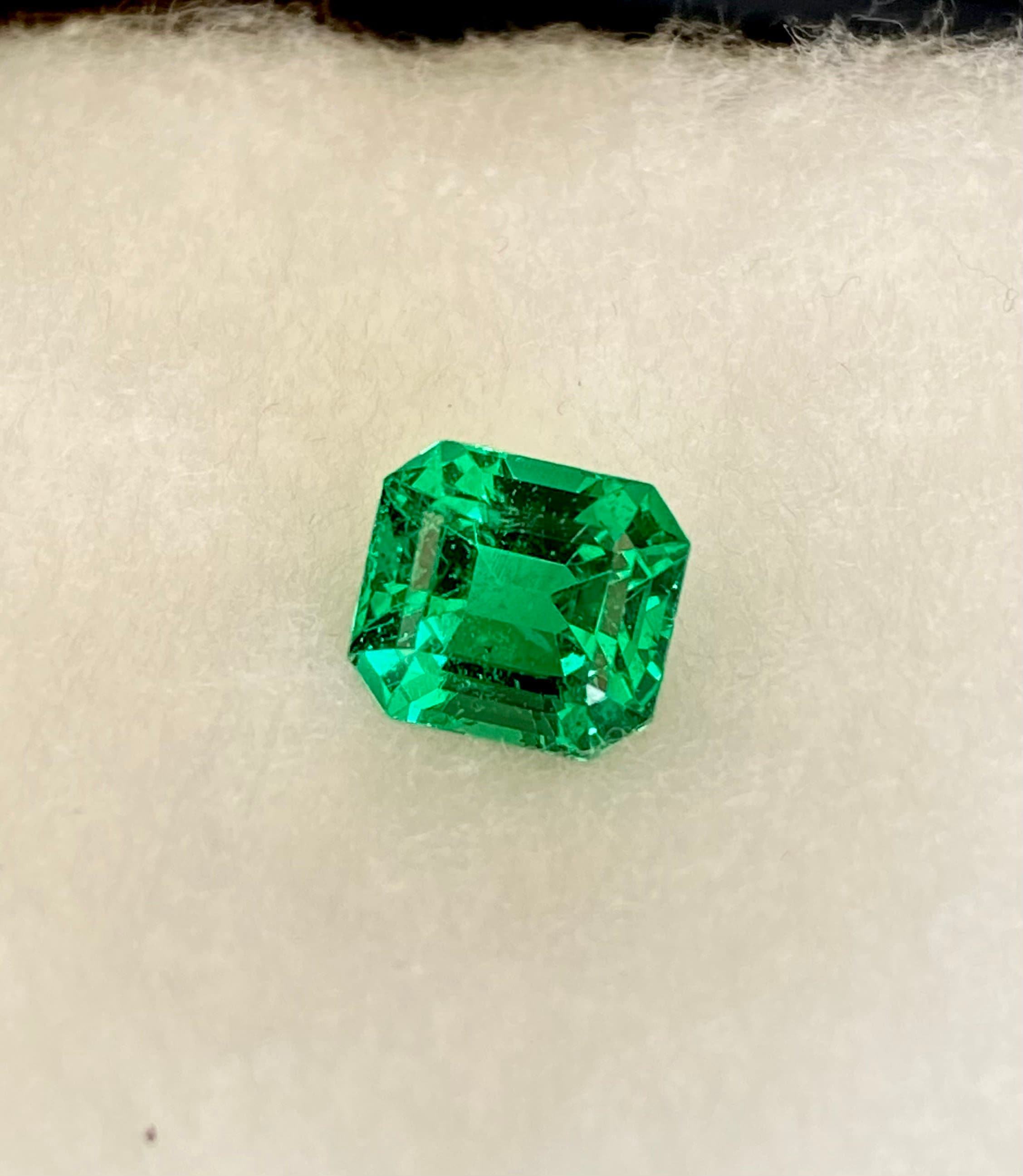 สีเขียว