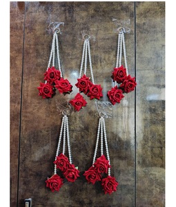 Hermosa Rosa Roja india con perlas blancas, decoración colgante de pared y techo para el hogar, Diwali Y REGALOS FESTIVOS - Product Image 1