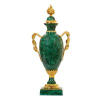 Vases en malachite avec couvercles en bronze doré, accents en laiton vintage de luxe pour la décoration de la maison, pour le mur ou la pièce, faits à la main, antiques