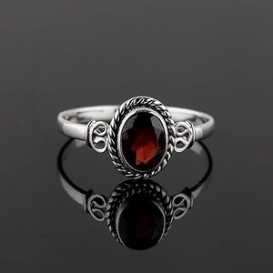 แหวนโกเมนธรรมชาติแฮนด์เมด 925 เงินสเตอร์ลิงสีแดงรูปไข่ 925 เงินประทับตราแฮนด์เมดเครื่องประดับเงินแหวน - Product Image 3