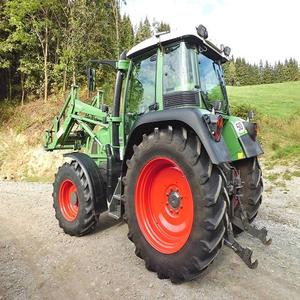 Tractor agrícola usado John Deere 1025R con cabina buena calidad precio bajo venta al por mayor superventas en stock disponible envío rápido - Product Image 2