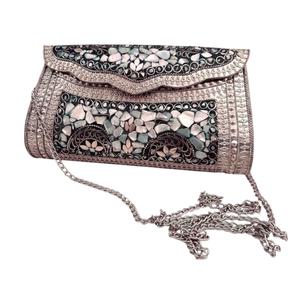 Sacs à main de qualité supérieure avec embrayage en résine Embellissement de travail de broderie de pierre en métal Poignée de sangle de chaîne mignonne-Le plus grand taux de vente - Product Image 1