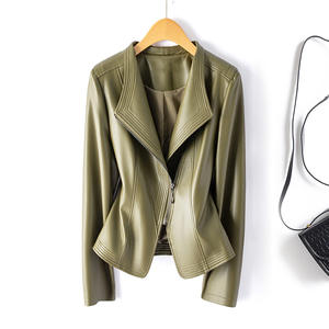 Blouson aviateur d'hiver pour femmes en cuir PU grande taille coupe ajustée avec revers fermeture à glissière multicolore motif tissé pour la moto - Product Image 1