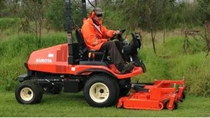 Cortadora de Césped Kubota F2890 4WD para Exportación Global – Alto Rendimiento y Confiabilidad - Product Image 4