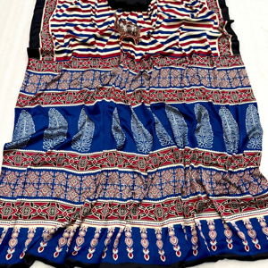 Sari en soie douce Lagdi Gajji pour femmes avec un pallu riche, semi-Gajji, original Ajrakh Bandhej, fabriqué en Inde, en stock - Product Image 1