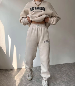 ชุดเสื้อสเวตเตอร์แขนยาวสำหรับผู้หญิงชุดสูทพิมพ์ลายแฟชั่นแบบลำลองโลโก้ตามสั่ง - Product Image 1