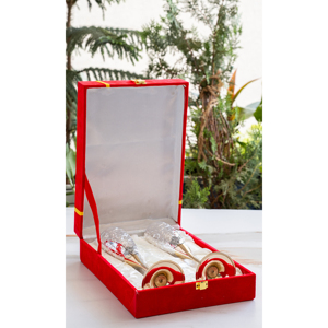 IndianArtVilla Verre à vin à champagne avec base en laiton gaufré plaqué argent et boîte en velours rouge-Lot de 2 - Product Image 4