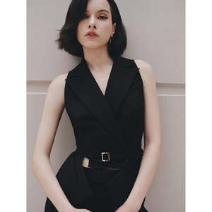 Vêtements de style Old Money, vêtements de bureau pour femme, gilet noir sans manches, veste élégante, luxe, femme élégante, affaires - Product Image 3