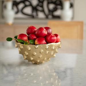 Cuenco decorativo de Metal dorado hecho a mano Diseño moderno único Perfecto para aperitivos Fruta o estilo casero Hecho a mano de La India - Product Image 3