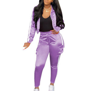 Ensemble de survêtement long 2 pièces en coton personnalisé pour femmes avec bouton de broderie et motif-haute qualité - Product Image 3