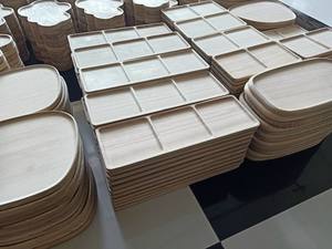 Plateau en bois de haute qualité, fabriqué à la main au Vietnam, bois naturel, sans danger pour les aliments, export en vrac - Product Image 2