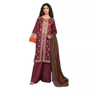 Shalwar Kameez pour femmes de haute qualité - Matériel en soie et en rayonne, design classique pour adultes - Product Image 3