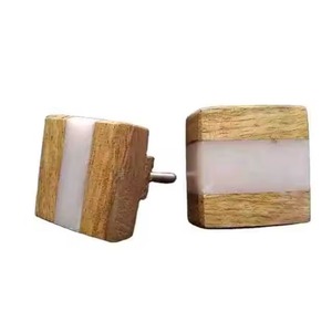 Perilla de puerta de madera y resina de elegancia natural Artesanía de madera de bambú sofisticada terrosa única combinada en materiales de resina de madera terrosa - Product Image 5