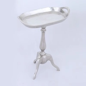 Plateau de service en acier inoxydable fait à la main le plus demandé Design sur pattes fini antique pour cadeaux de pendaison de crémaillère - Product Image 4