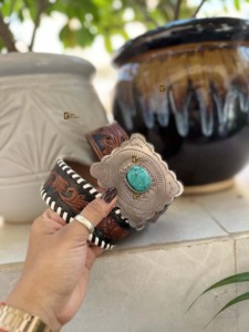 Jeux de style occidental Ceinture en cuir usinée à la main en pierre Sculpture Ceintures de haute qualité Ceintures en cuir élégantes - Product Image 2