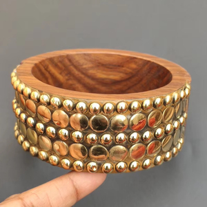 Brazalete ancho de diseñador floral de latón puro 100% hecho a mano, brazalete ajustable, Regalo para mamá - Product Image 1