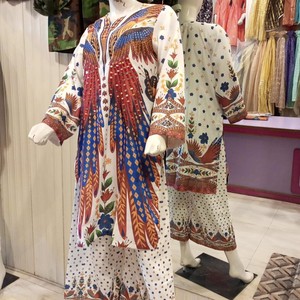 El diseñador paquistaní más vendido bordado Kurtis / Ladies bordado Kurtis/Kurtis para mujeres en la India y Pakistán - Product Image 5