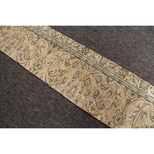 พรมวินเทจขนาดเล็ก 1.9x7.7 ฟุต พรมตุรกีสีเขียวลายเรขาคณิตพร้อมลวดลายดอกไม้ - Product Image 4