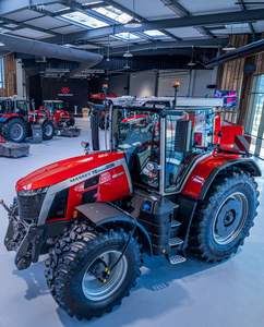 Tractor usado Massey Ferguson 385 de la mejor calidad, tractor de rueda que funciona perfectamente con motor y engranaje potentes, envío gratis. - Product Image 1