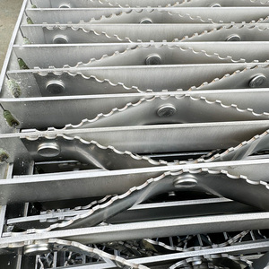 Fornecimento de Fábrica de Materiais de Construção Metálicos: Grades de Aço Galvanizado, Grades de Alumínio, Grades de Aço Inoxidável para Passarelas, Plataformas e Degraus de Escada - Product Image 5