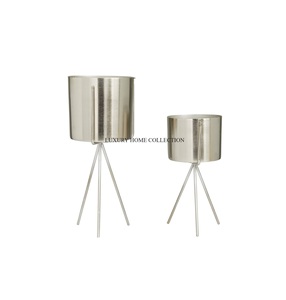 Maceta de metal resistente y elegante con un aspecto pulido de plata contemporánea para la configuración moderna de decoración de plantas urbanas para el hogar y la Oficina - Product Image 1