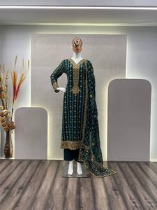 El último diseñador Faux Georgette bordado trabajo Kurti Set por FabZone - Product Image 5