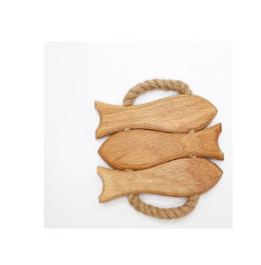 Dessous de plat en bois de meilleure qualité Sous-verres d'ustensiles de cuisine Pots et dessous de plat en forme de poisson faits à la main - Product Image 1